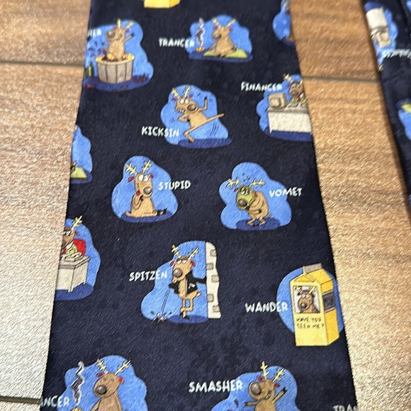 Alternate Reindeer novelty silk tie. - Picture 3 of 5